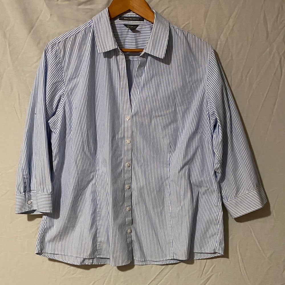 Eddie Bauer Women’s 3/4 Sleeve Blue & White Striped Button-Down Shirt